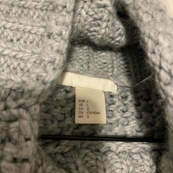 H&M Chunky Mock Neck Grey Knit Sweater Oversized NWOT - Picture 3 of 4